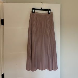 Aritzia Babaton Jude Pleated Skirt